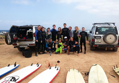 Der Surfkurs mit den Surfcoachs Alejandro und Gloria